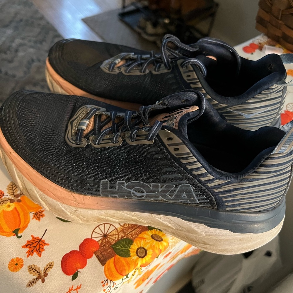 Hoka One One Bondi 6